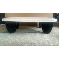 Table basse rectangulaire en travertin de luxe pour salon, avec pieds en marbre noir de qualité supérieure