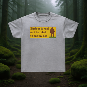 Maglietta Bigfoot Sasquatch, T-shirt divertente con meme, regalo scherzoso inadeguato - Product Image 3