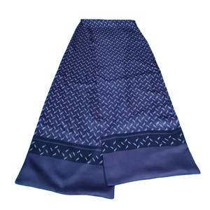 Cravate pour <span class=keywords><strong>homme</strong></span> en sergé de <span class=keywords><strong>soie</strong></span> formelle pourpre Cravate pour <span class=keywords><strong>homme</strong></span> Écharpe <span class=keywords><strong>Ascot</strong></span> noire florale de mariage - Product Image 1