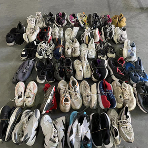 Bottes de Soccer et Baskets de Marque d'Occasion de Haute Qualité en Balles Chaussures de Sport Usagées - Product Image 5