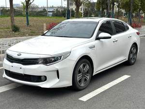 Auto Usado 2018 K5 PHEV 2.0 GLS, Techo Solar Automático, Asientos de Cuero, Luces Diurnas LED, Pantalla Táctil, Sedán, Volante a la Izquierda, Color Oscuro, R17, Cámara - Product Image 2