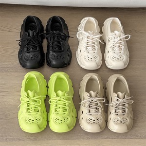 Sandalias deportivas de nuevo estilo para hombre, sandalias de verano perforadas para la playa, transpirables, con suela gruesa, con cordones, bonitas, con agujeros, para mujer - Product Image 1