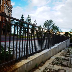 <span class=keywords><strong>รั้ว</strong></span>อะลูมิเนียมอัลลอยด์ทันสมัย<span class=keywords><strong>แบบ</strong></span>ใหม่ พร้อมเคลือบผงสีดำ แผงตกแต่ง ป้องกันการกัดกร่อน ปรับขนาดได้ - Product Image 3