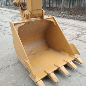Excavatrice CAT312D d'occasion, bonne qualité, faible nombre d'heures de travail, 12 tonnes, avec godet de 0,6 m³ de capacité, modèle CAT312D sur chenilles. - Product Image 5