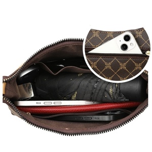 Borsa a <span class=keywords><strong>Tracolla</strong></span> Piccola da Donna con Motivo Speciale, Nuova Collezione 2026, Versatile con Stampa Testurizzata, Borsa a Spalla per Signora di Mezza Età, Ideale per la Mamma - Product Image 4
