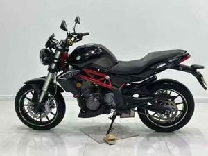 <span class=keywords><strong>Moto</strong></span> de rue Benelli BN302 Naked 300cc avec moteur bicylindre en ligne et son d'échappement riche – Motos à essence - Product Image 3