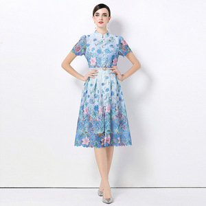 Vestido largo retro francés de encaje estampado para mujer, con cintura alta, corte ajustado y línea A, elegante y con estilo. - Product Image 5