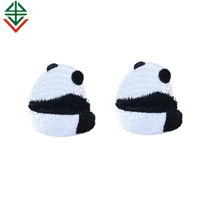 Vente en gros de patchs de broderie Panda patchs <span class=keywords><strong>Velcro</strong></span> autocollants de broderie Panda personnalisés pour vêtements - Product Image 2