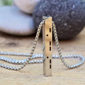 Collier tendance en acier inoxydable Code Morse message caché personnalisé gravé vertical 3D bar collier mens collier personnalisé