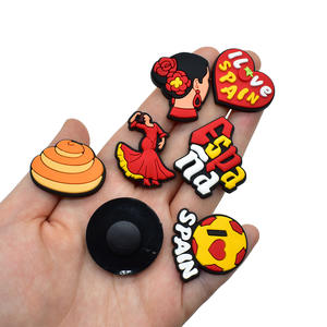 Vente chaude Creative Nouvelle Série Espagnole Sandales Charme Bricolage Accessoires Pvc Amovible Doux Colle Goutte En Plastique Semelle Chaussures Boucle - Product Image 4