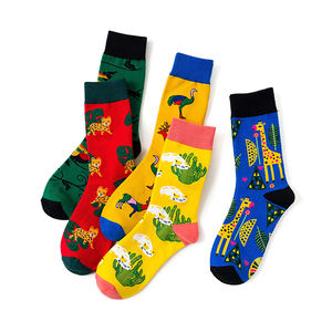 Chine Usine Mulit Couleur Faites Votre Propre Conception Flamingo <span class=keywords><strong>Girafe</strong></span> Animal Coton Coloré Drôle Hommes Tube Chaussettes - Product Image 3