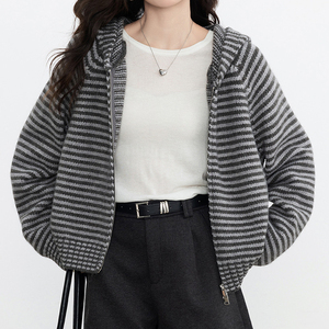 <span class=keywords><strong>Cardigan</strong></span> lavorato a maglia <span class=keywords><strong>con</strong></span> cappuccio e zip a righe da <span class=keywords><strong>donna</strong></span> - Top casual alla moda per tutti i giorni - Product Image 3