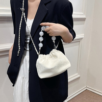 Nouveau Sac à Main Bandoulière Monobloc pour Femme, Tendance, avec Chaîne Perlée Légère, Collection 2026