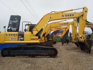 Excavatrices Komatsu PC240-8M0, PC220-8, PC210 d'occasion en excellent état à vendre – Équipement de construction durable et efficace en promotion - Product Image 6