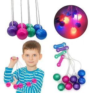 Balançoire à main en plastique Fidget Décompression 4cm Pro-Clacker Ball Lights Noise Makers Click Clack Balls Lato-Lato Toy For Kids