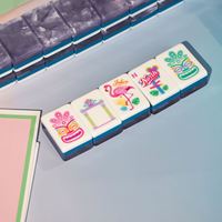 Mahjong Master Grade 160 Ubin Berlukis dengan Empat Rak Akrilik dan Penggeser Mahjong Amerika untuk Hadiah Liburan, Permainan Seru Terbaik