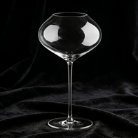 Verre à vin en cristal soufflé à la main de style cœur de pêche moderne SNW avec pied long, capacité de 700 ml pour la dégustation de vin et les mariages