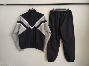 <span class=keywords><strong>Tuta</strong></span> sportiva vintage anni '90 con giacca antivento e <span class=keywords><strong>pantaloni</strong></span> jogger personalizzabili con logo, in nylon con fodera in rete, stile streetwear, 2 pezzi. - Product Image 6