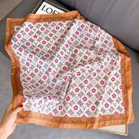Hijab Poliester Segi Empat 70x70cm Kerudung Wanita Fashion Syal Penutup Kepala Bandana untuk Pemakaian Sehari-hari Grosir Jubah Wanita