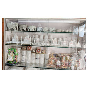 Articles en marbre naturel de fabrication indienne, de belle facture - Product Image 1