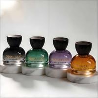 Flacon de parfum personnalisé avec logo imprimé, estampage à chaud doré, col cranté de luxe, pulvérisateur coloré personnalisé avec bouchon en bois