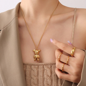 Vendita calda alla moda amore e pace orsacchiotto collana regalo di natale pieno d'oro Anti allergia orso ciondolo per ragazze - Product Image 5