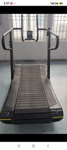 ลู่วิ่งโค้งแบบแมนนวลสำหรับใช้งานเชิงพาณิชย์ พร้อมหน้าจอแสดงผล ระบบแรงโน้มถ่วง อุปกรณ์ออกกำลังกาย - Product Image 3