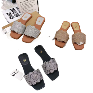 <span class=keywords><strong>Sandales</strong></span> plates dorées contemporaines pour femmes, style pieds nus, à bout ouvert, souples, antidérapantes, légères, pour l'extérieur, avec strass - Product Image 1