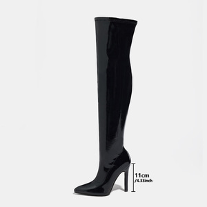 Botas de tacón alto de aguja con punta para mujer, por encima de la rodilla, de charol elástico, con cremallera lateral, talla grande - Product Image 5