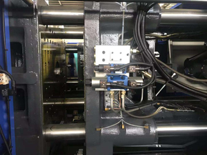 Machines de fabrication de rétroviseurs de voiture Haida HD330L, machine de moulage par injection de plastique de 300 tonnes, machine servo IML - Product Image 5