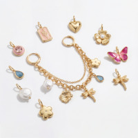 Nouvel Arrivage En Gros Personnalisé Plaqué Or Libellule Cœur Strass Fleur Perle Pendentifs Inspirés du Jardin Breloques Chaînes pour Chaussures