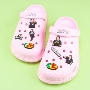 Nuevos dijes UNN 2022 modelo Karol G para zapatos, dijes de PVC de la película Euphoria <span class=keywords><strong>Bruno</strong></span> para venta al por mayor, dijes Bichota - Product Image 3