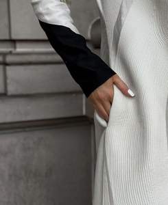 Classique <span class=keywords><strong>Abaya</strong></span> 2025 <span class=keywords><strong>Abaya</strong></span> Nouvelle Haute Couture Noir et Blanc Couture Conception Simple pour Filles <span class=keywords><strong>Kimono</strong></span> Musulman Mince Manteau Arabe <span class=keywords><strong>Abaya</strong></span> - Product Image 6