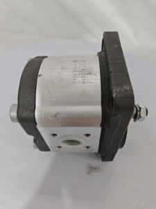 Pompe à engrenages interne hydraulique PGP517B0330CD1H3NP4P2C-517A023 - Product Image 4