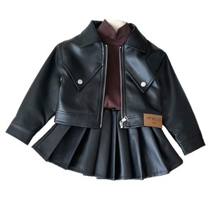 Conjunto de dos piezas de moda coreana informal de otoño para <span class=keywords><strong>niñas</strong></span> Chaqueta de cuero PU elegante y Falda plisada Traje de portador perfecto - Product Image 5