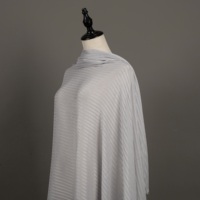 Tissu en mousseline de polyester jacquard B8 fluide et léger avec fil argenté pour robe de soirée OEM