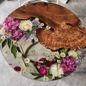 Elegante personalizado diseño moderno hecho a mano de madera y resina Mesa Redonda borde vivo resina epoxi flor río mesa de comedor - Product Image 1