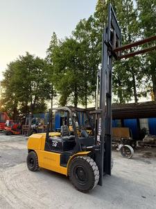 Chariot élévateur diesel d'occasion d'origine japonaise de 5 tonnes au meilleur prix, en très bon état à Shanghai - Product Image 2