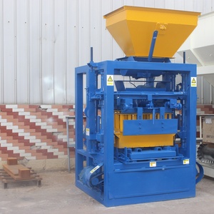 Ligne de production de blocs de pavés en béton QT4-24 pour le marché africain - Product Image 1