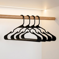 Cintres moulés résistants aux chocs, taille adulte standard, personnalisés, robustes, moulés en une seule pièce pour l'organisation de la garde-robe