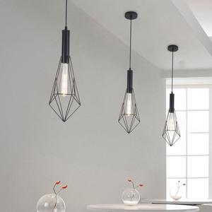 Lámpara Colgante LED Negra de Hierro Forjado Estilo Retro Americano, Diseño Creativo de Tres Cabezas Combinadas Tipo Três Mosqueteiros para Bar - Product Image 3