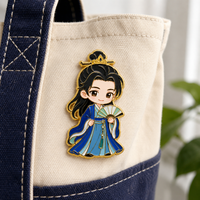 Broche personnalisée en émail souple, style chinois ancien, personnage Hanfu Chibi, plaqué or, pour sac, cadeau, vente en gros, épingle à chapeau