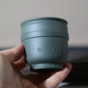 Maceta de Arcilla Verde para Flores en Miniatura, Pequeña Maceta de Escritorio para Bonsái, Hecha a Mano, Estilo Clásico, Tamaño de Palma - Product Image 1