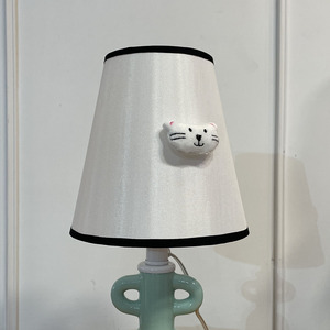 Lampe de table en céramique avec design visage de chat, lumière LED E27 pour la décoration de chambre et de bureau - Product Image 3