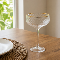 Fournisseur de verrerie en verre de Chine CRYSTAL, vente en gros de gobelets à bord doré 390 ml, verre à vin de luxe fait à la main pour bar, restaurant, restauration