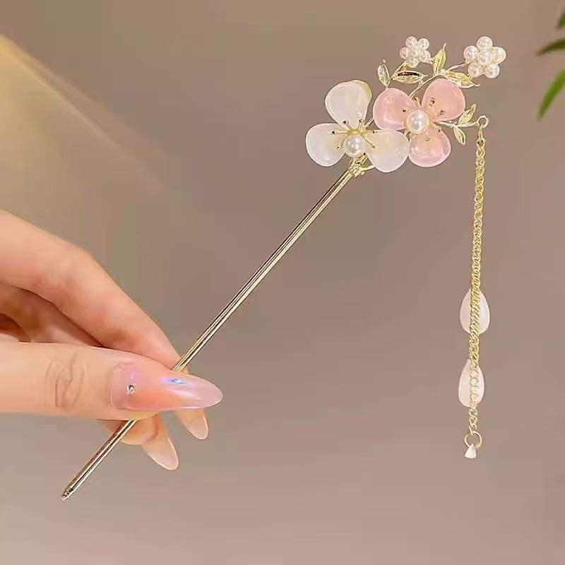 C13 three-petal flower gold