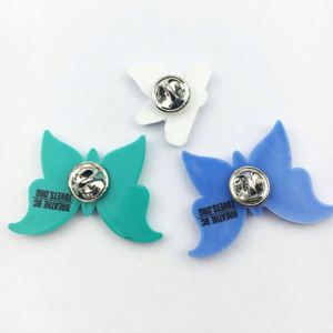 Nouveaux badges en PVC souple sur mesure de Chine, en gros, de haute qualité, magnétiques, en silicone, motifs cœur et chat, pour la décoration d'uniformes - Product Image 3