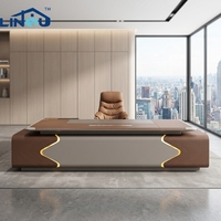 Bureau de direction modulaire de luxe moderne, table de bureau en L haut de gamme avec panneaux en bois et tiroirs de rangement pour usage professionnel en immeuble de bureaux
