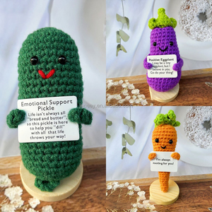 Soporte emocional de ganchillo, cuidado de pepinillos, zanahoria con patata positiva, berenjena, hecho a mano, accesorio de escritorio de verduras saludables - Product Image 4