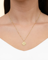 Pendentif trèfle AOFEI personnalisé en acier inoxydable 316L hypoallergénique avec zircone cubique, plaqué or 18 carats, résistant au ternissement, gravable